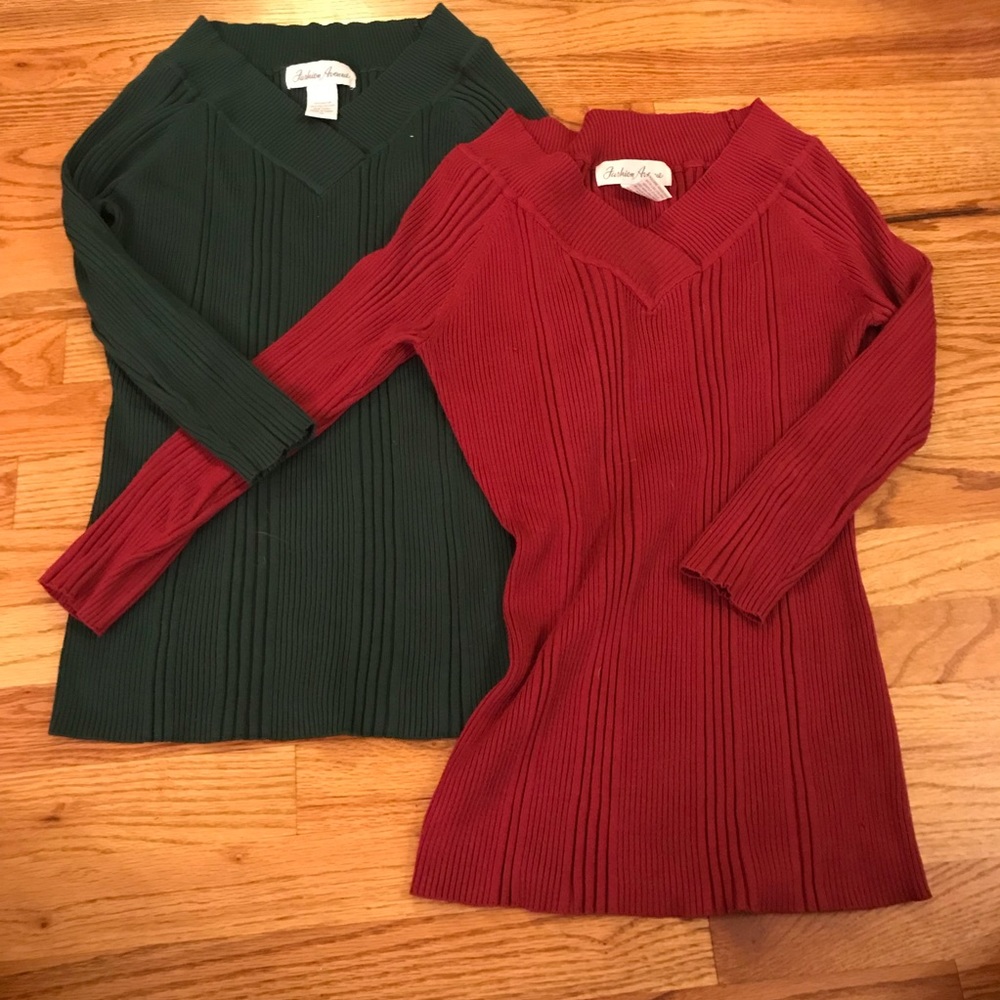 Red and green v-neck ribbed sweaters